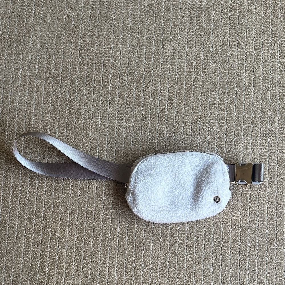 White Fuzzy Belt Bag Lululemon